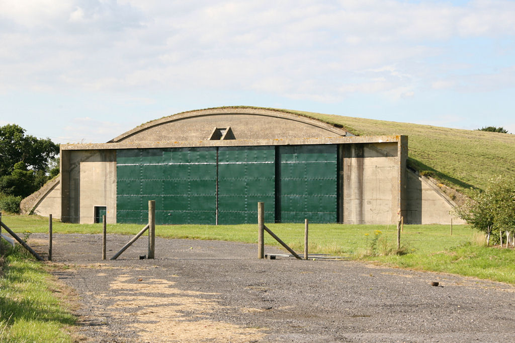Type E aeroplane storage shed