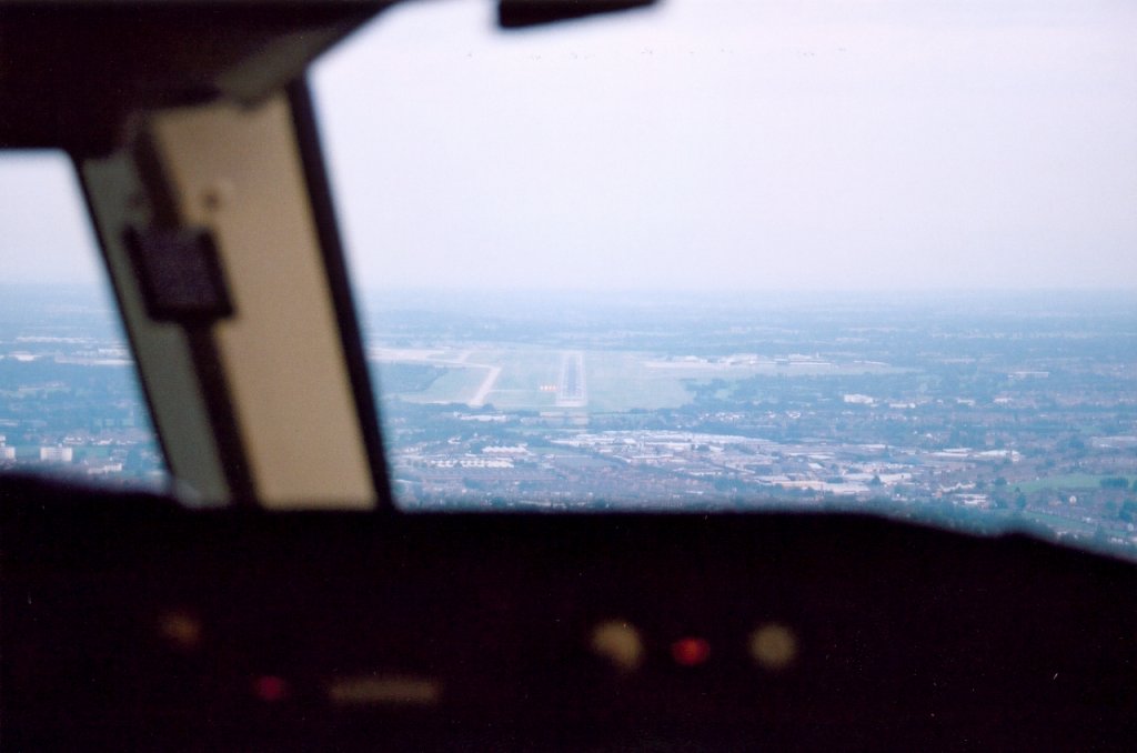 Approach to runway 15