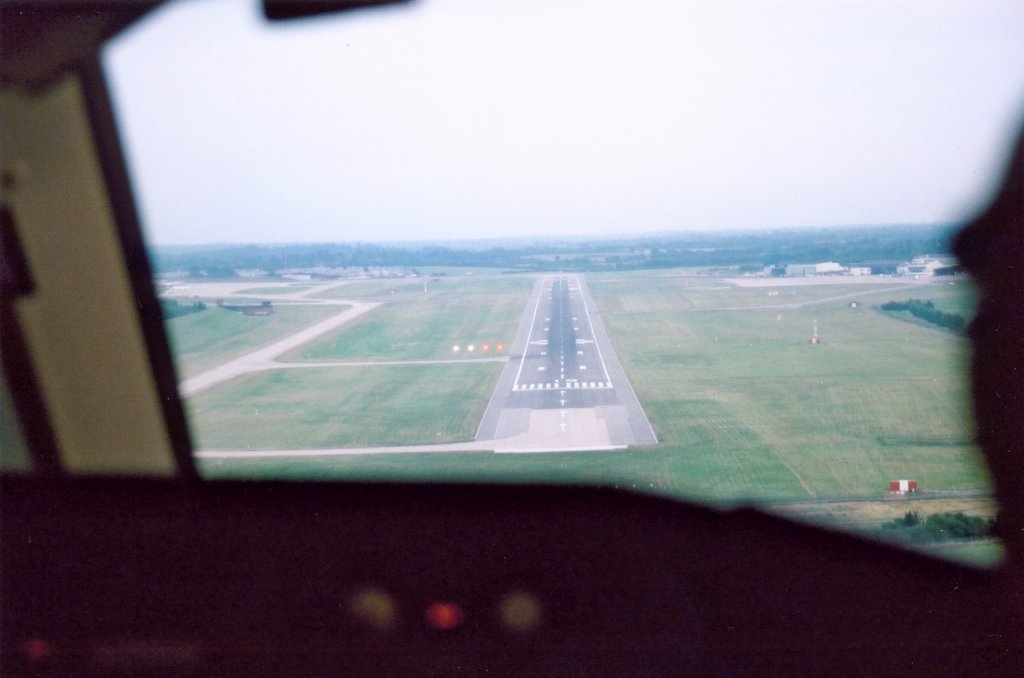 Approach to runway 15